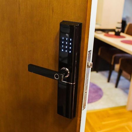 Old Town Flat Apartment Нови Сад Екстериор снимка